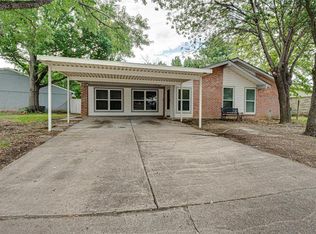 412 Stonehenge Dr, Arlington, TX 76014