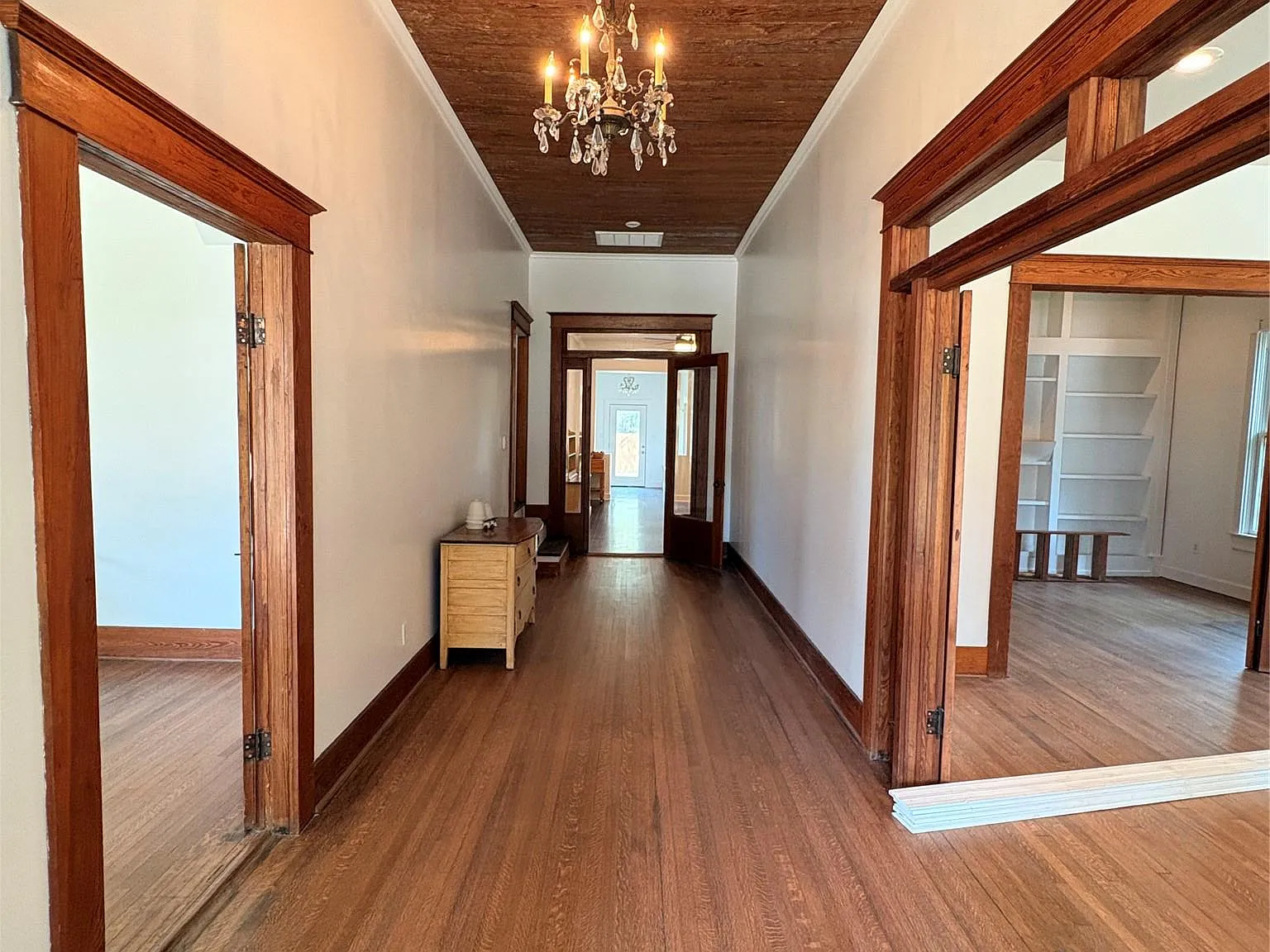 5 bed, 2.5 bath, 3326 sqft, $2,100 — Photo 3