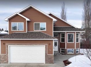 39 S Cedar Hts, Whitecourt, AB T7S0A4