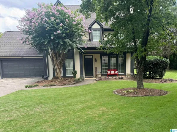 228 Summer Brook Ln, Alabaster, AL 35007