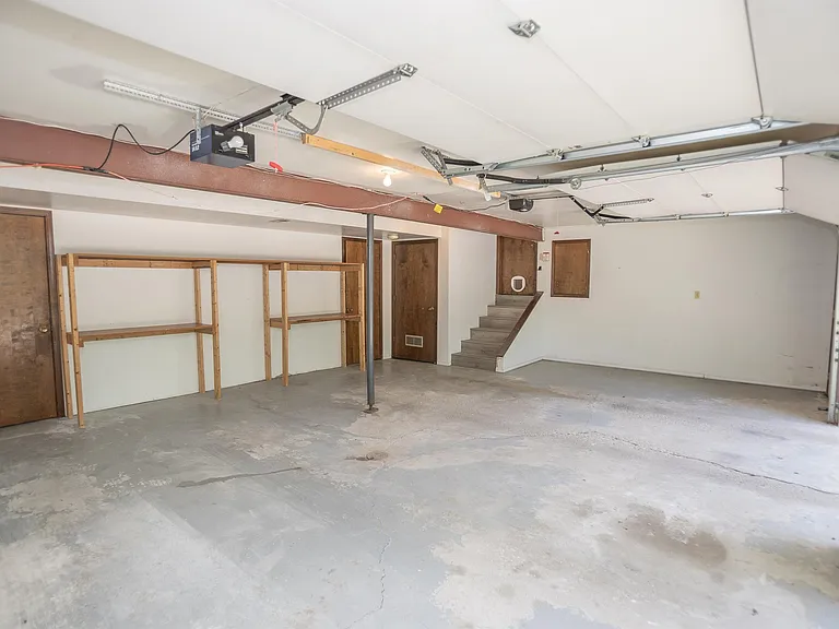 223 Mary Dr — Photo 20
