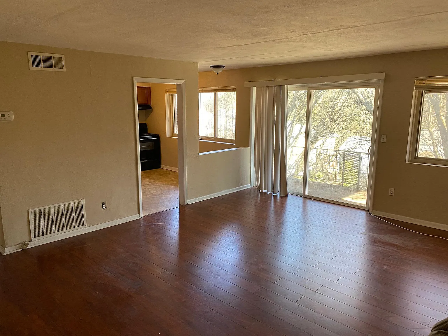 741 Carter St NW — Photo 2