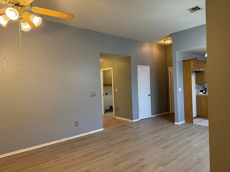 1408 Buena Vista Cir — Photo 5