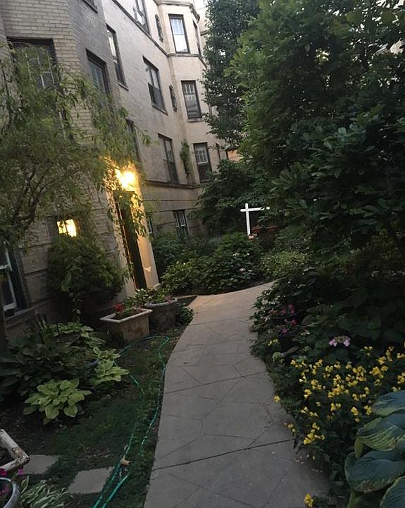 1st image of 7521 N Winchester Ave