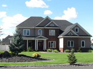 608 Young Rd NE, Moses Lake, WA 98837