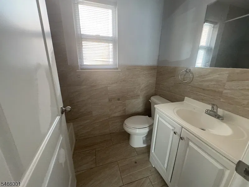 3 bed, 2.0 bath, $2,700 — Photo 4
