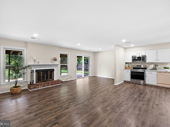 5th image of 9254 Garnet Ct