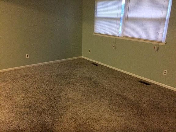 5th image of 4704 Willowbrook Dr