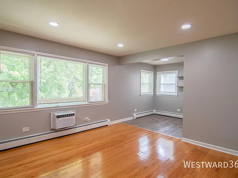 3249 N Keeler Ave #2E — Photo 4