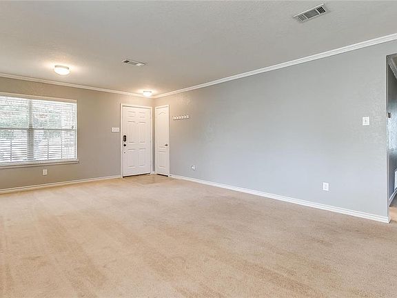 4th image of 1112 Castle Top Dr