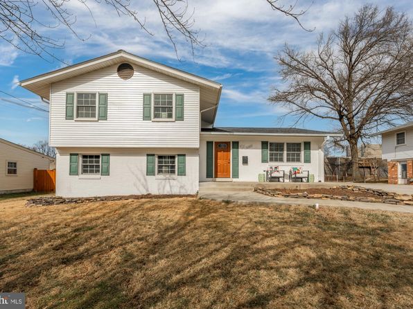 10302 Antietam Ave, Fairfax, VA 22030