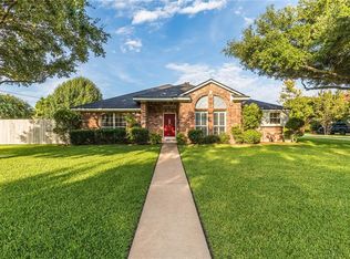 500 Meadowland Dr, Mcgregor, TX 76657