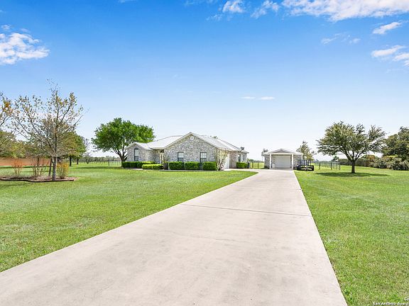 2nd image of 282 oak springs