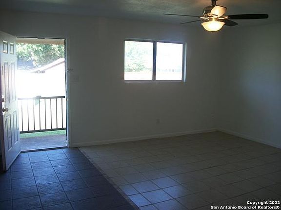 2nd image of 1301 Greenlawn Pkwy APT D