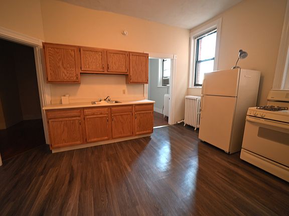 2nd image of 1521 Washington St #14