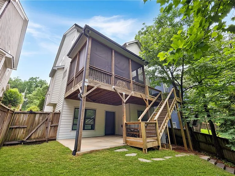 2230 Main St NW — Photo 37