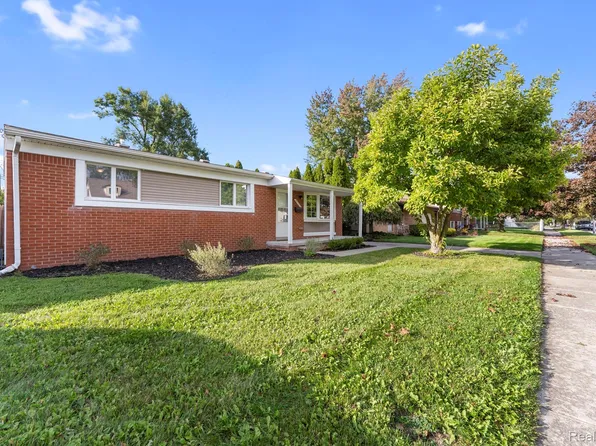 31700 Lafler Dr, Rockwood, MI 48173
