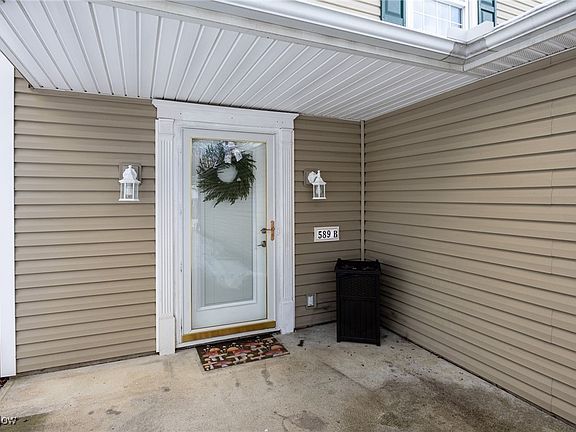 2nd image of 589 Canterbury Ln #B-13