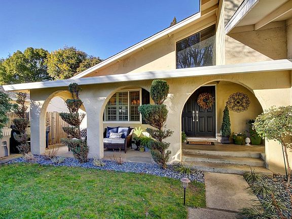 4th image of 8255 Caribbean Way