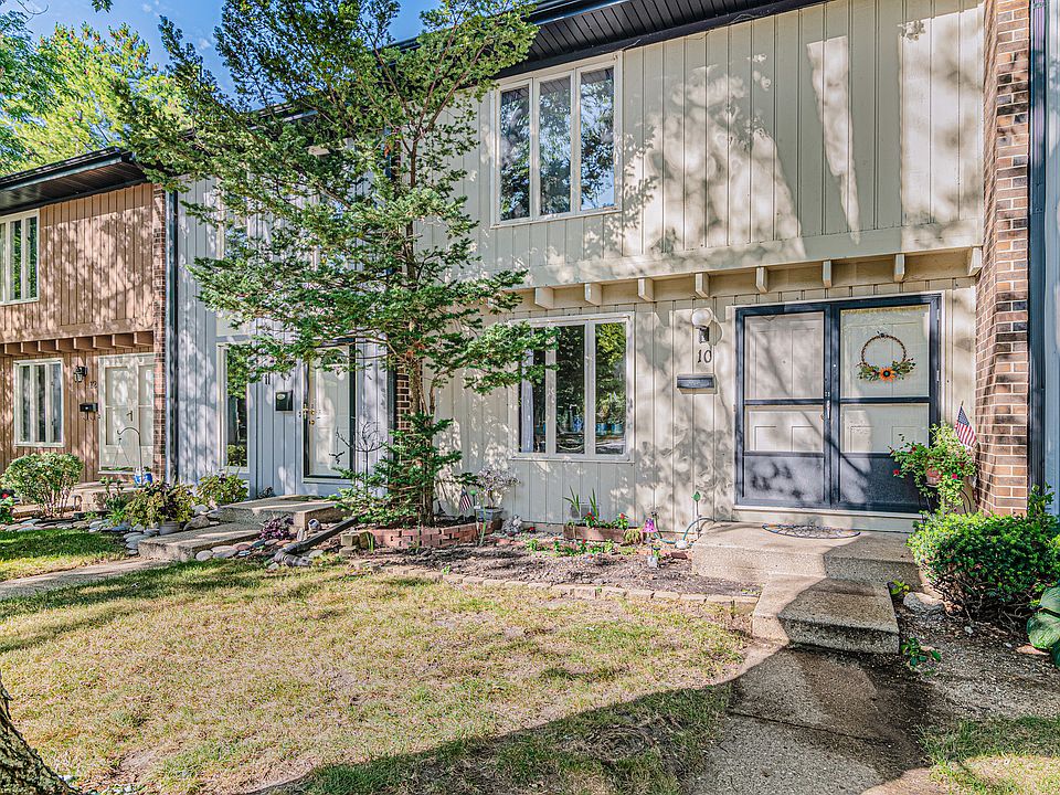 1st image of 10 Dumbarton Oaks Pl #10
