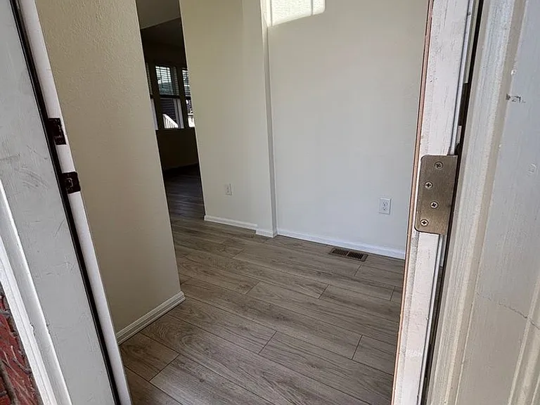 17612 Cherokee St — Photo 13