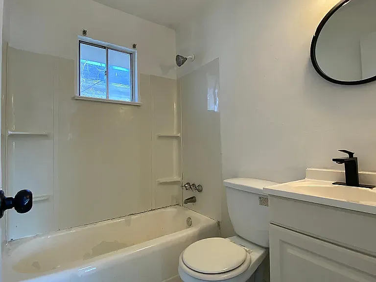 45 Scruggs St #E — Photo 6