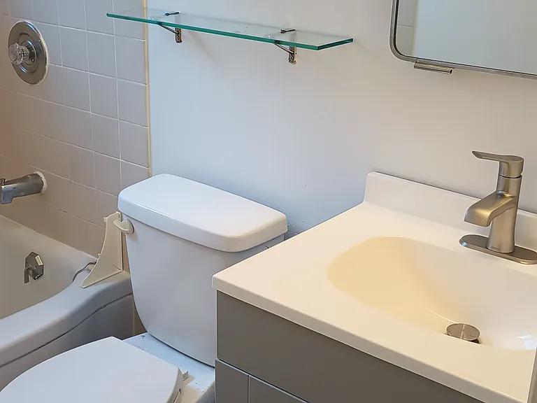 BRAND New sink vanity