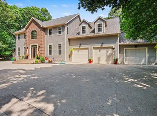 2081 Forest View Dr, Muskegon, MI 49441