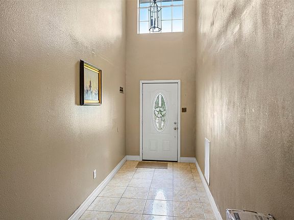 3rd image of 9214 Carmalee St