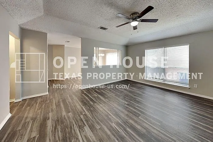 3 bed, 2.0 bath, 1200 sqft, $1,760 — Photo 4
