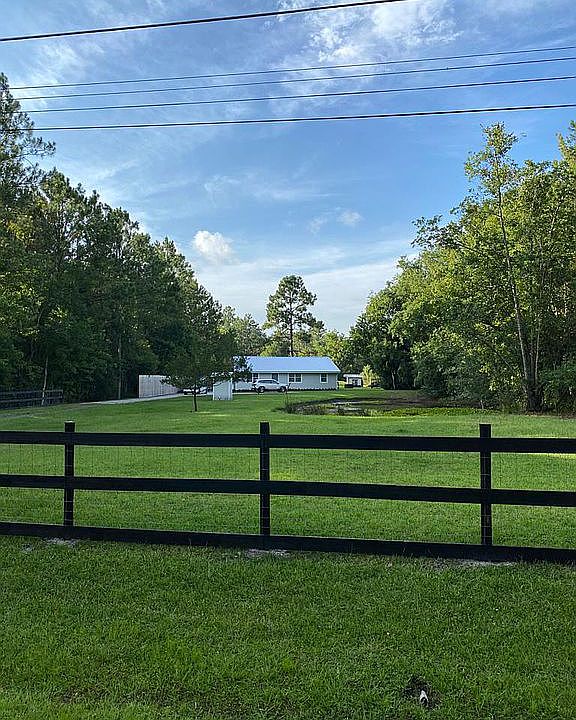 1st image of 20 Chute Cir