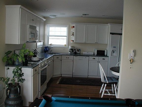 2nd image of 176 Sportsman Ave