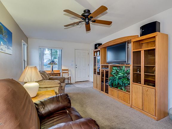 4th image of 42112 W Venture Ct