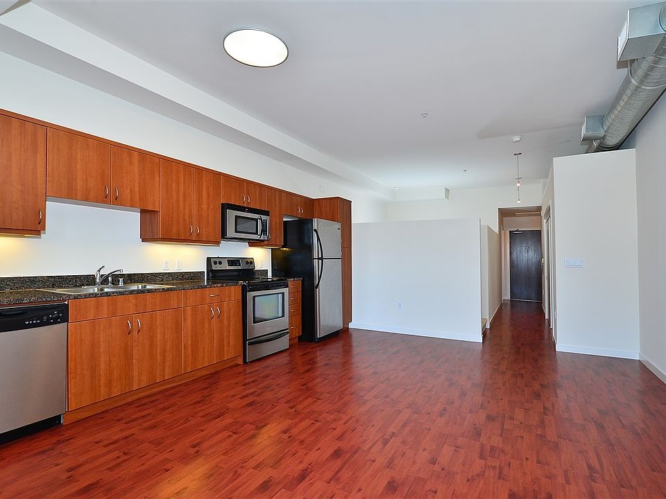 1st image of 889 Date St Unit 424