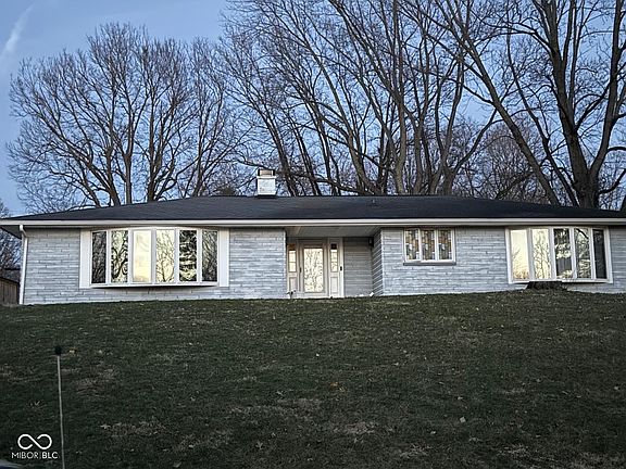4th image of 2226 Lake Dr
