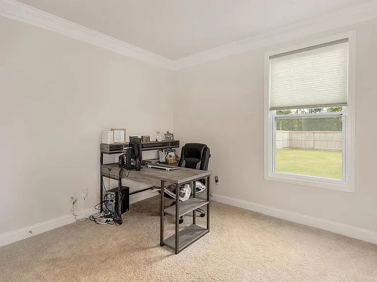6231 Graymount Trl — Photo 12