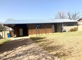 1710 Harvey St, Sweetwater, TX 79556
