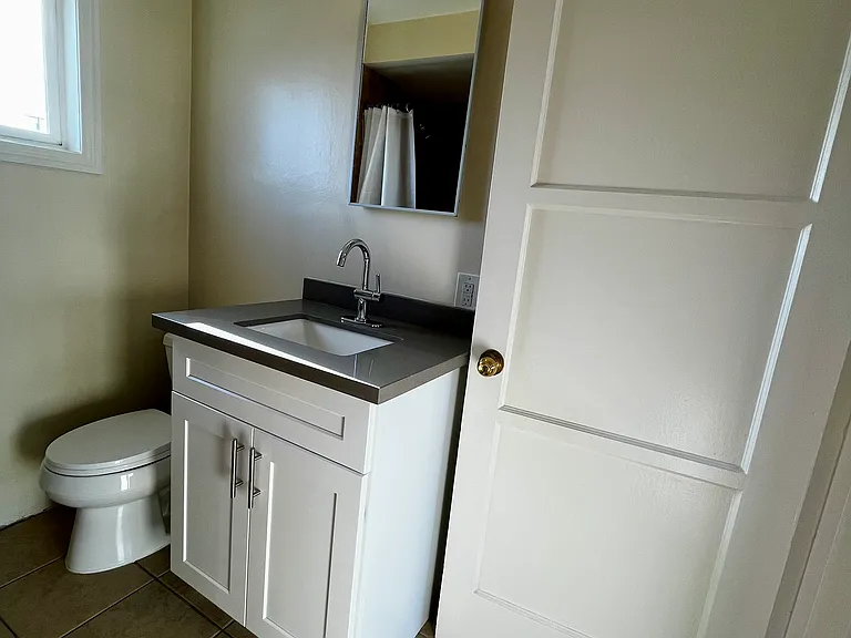1332-1336 E Las Tunas Dr #1336A — Photo 9