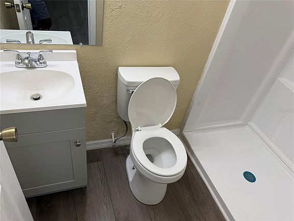 5th image of 9505 Marlinton Ln