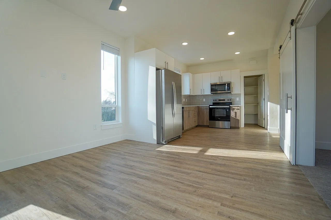 4606 North Iota Lane - 200 — Photo 4
