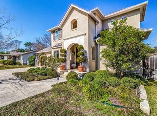 905 Garraty Rd, Terrell Hills, TX 78209