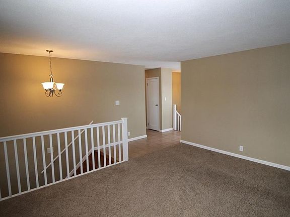 3rd image of 4425 White Pine Dr NE