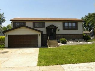 20004 S Pine Hill Rd, Frankfort, IL 60423