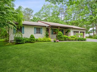 73 W End Ave, Shirley, NY 11967