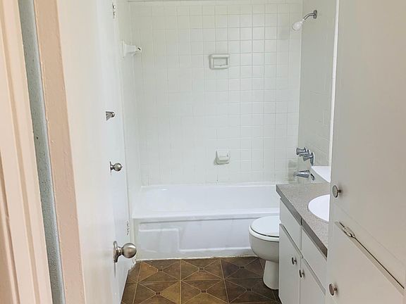 3rd image of 1401 McKeen Pl