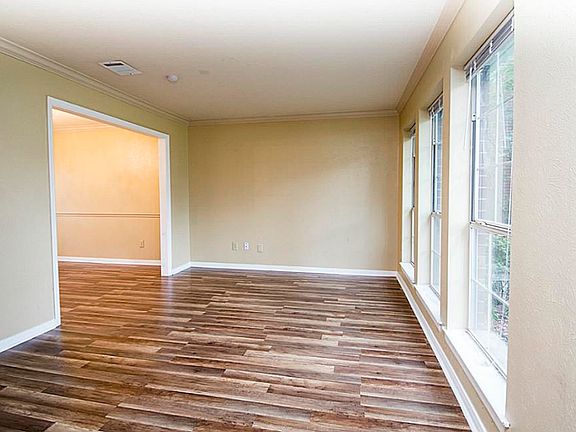 4th image of 6823 Trimstone Dr