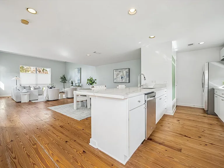 2508 Calumet St #E — Photo 10