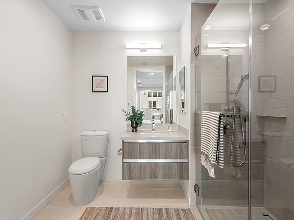 4th image of 714 N Sweetzer Ave APT 201