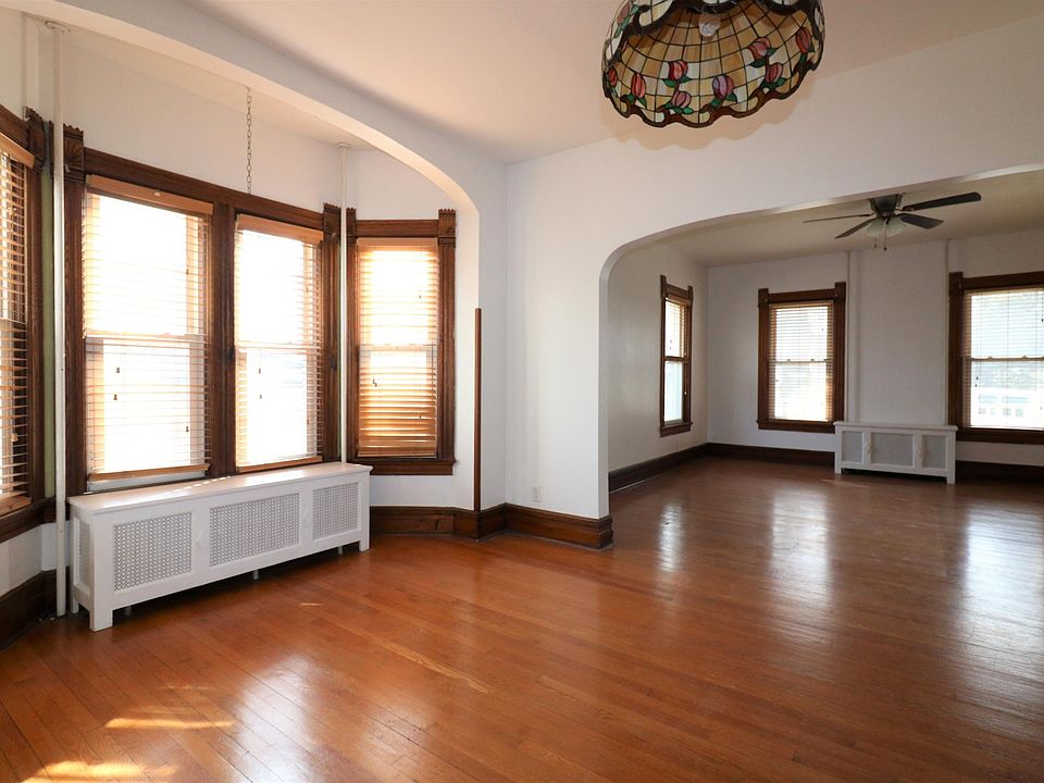 1st image of 141 Lindsey Ave #1