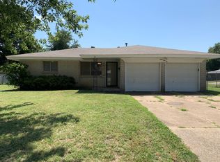 852 NW 14th St, Moore, OK 73160